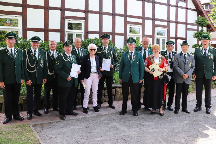 etliche-besodnere-auszeichnungen-erhielten-aktive_201906091835_full